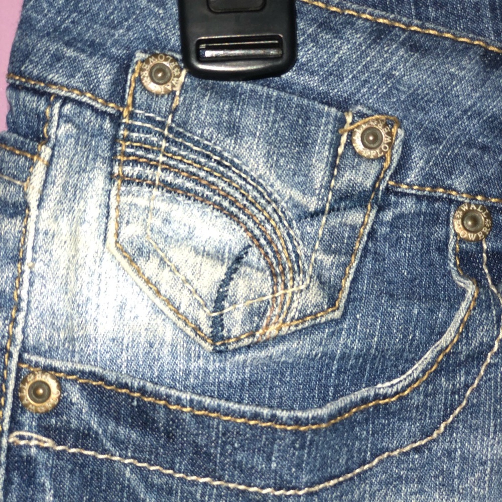 Wallflower Jean Shorts - Picture 4 of 6